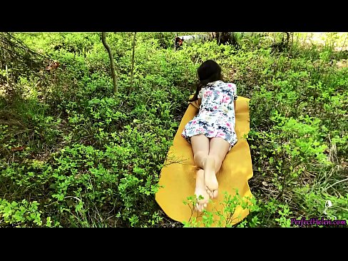 ❤️ Tinder تي اجنبي منهنجي بلي کي مشت زنی ڪري ٿو ۽ جنگل ۾ شوق سان چوندو آهي ❤️❌ جنس
